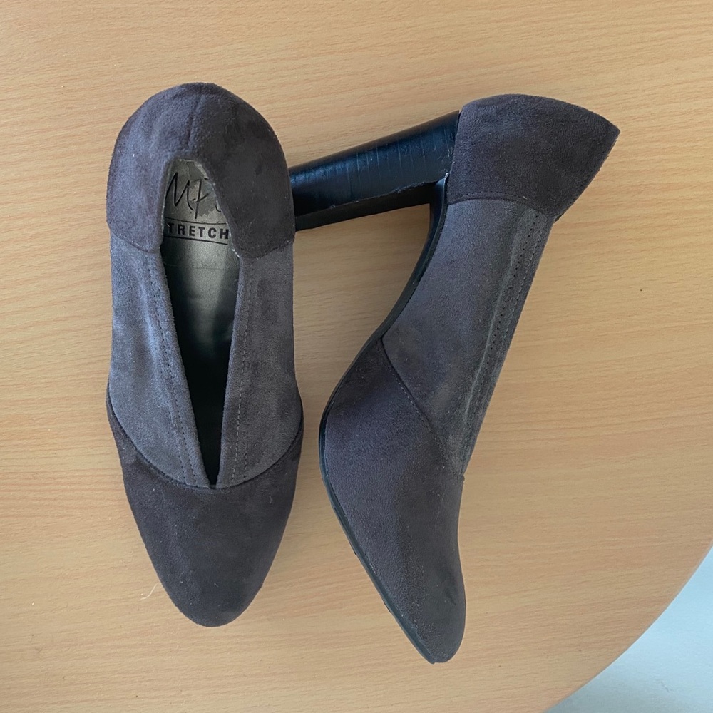 Grey suede pumps